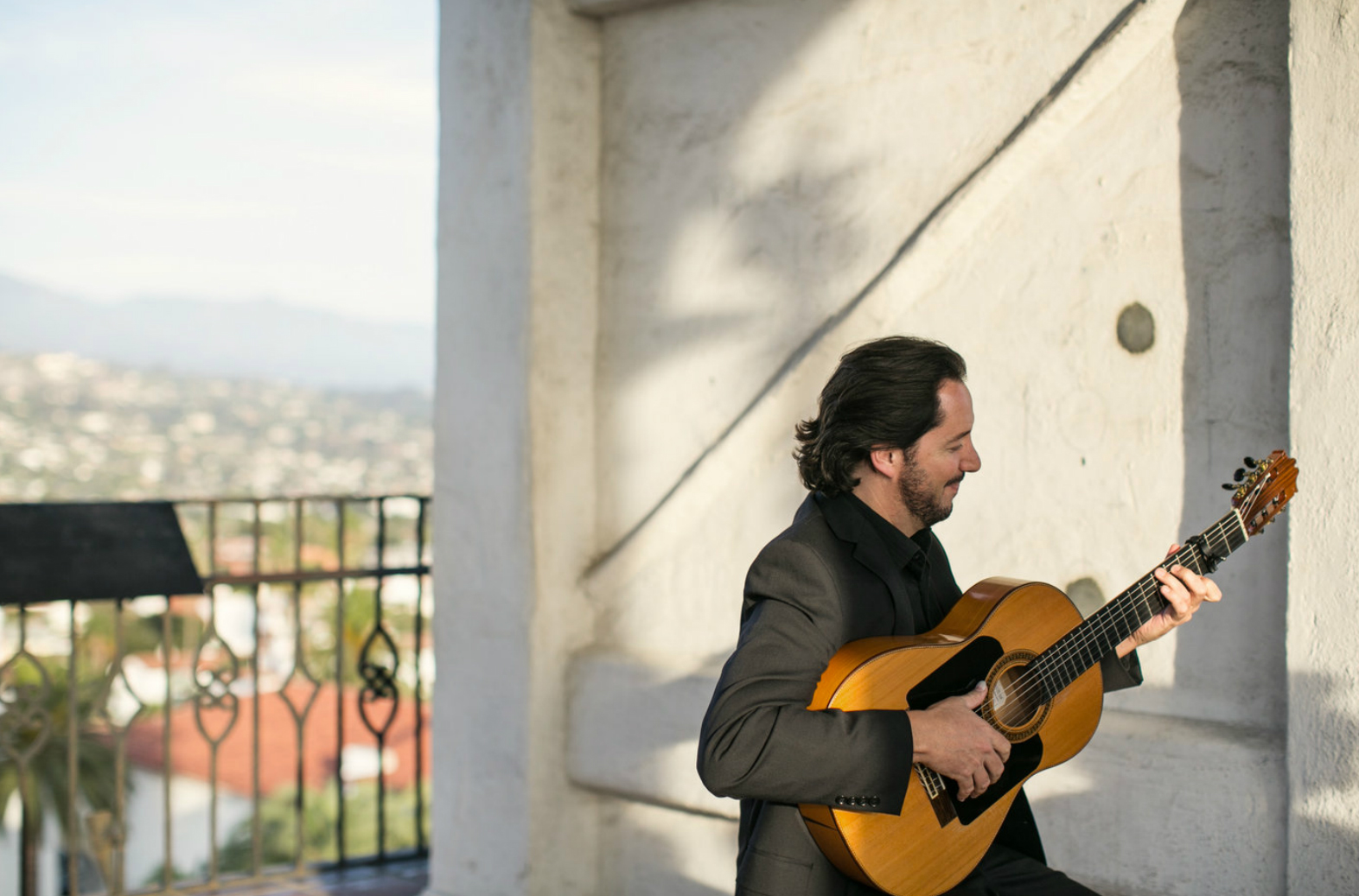 Vincent Zorn, Charlottesville Rumba Flamenco Guitarist for weddings, private & corporate events.